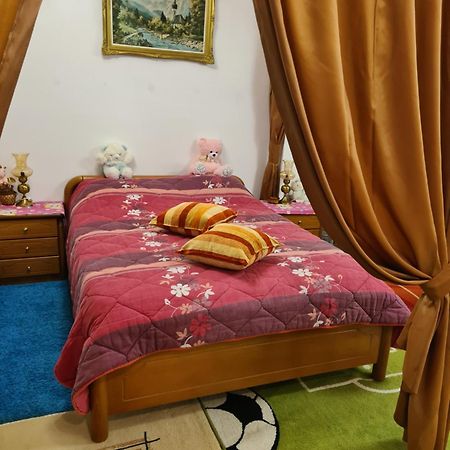 Villa George - Family Holidays เนอามากรี ภายนอก รูปภาพ