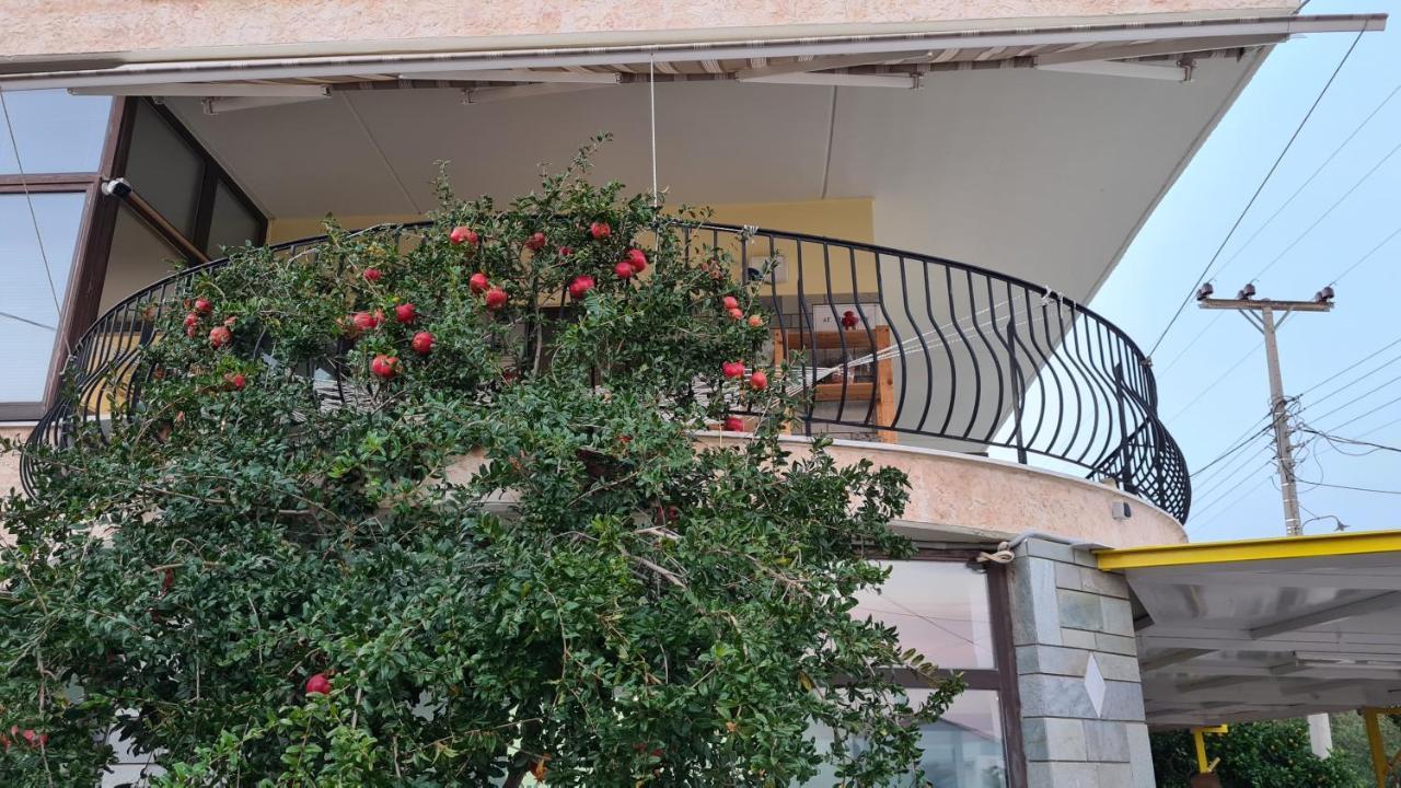 Villa George - Family Holidays เนอามากรี ภายนอก รูปภาพ