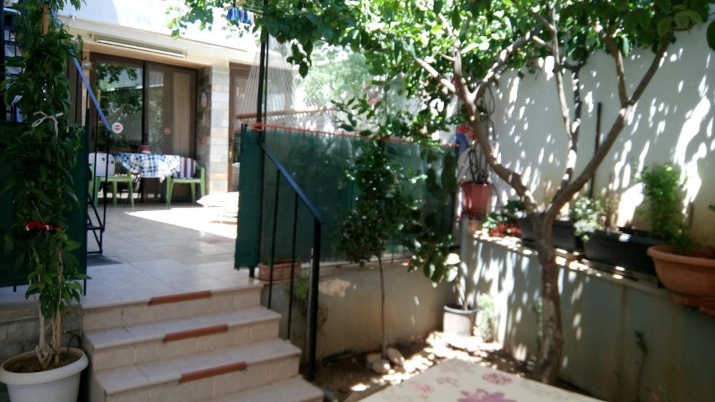 Villa George - Family Holidays เนอามากรี ภายนอก รูปภาพ