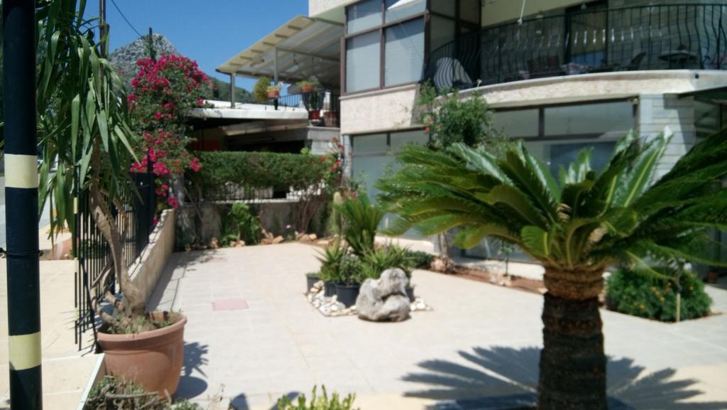 Villa George - Family Holidays เนอามากรี ภายนอก รูปภาพ