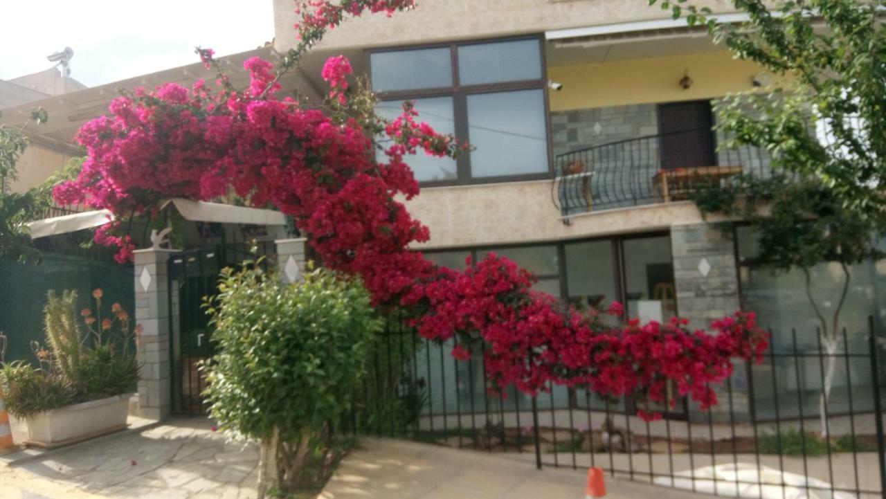 Villa George - Family Holidays เนอามากรี ภายนอก รูปภาพ